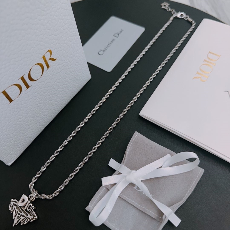 chr1st1an D10r necklaces
